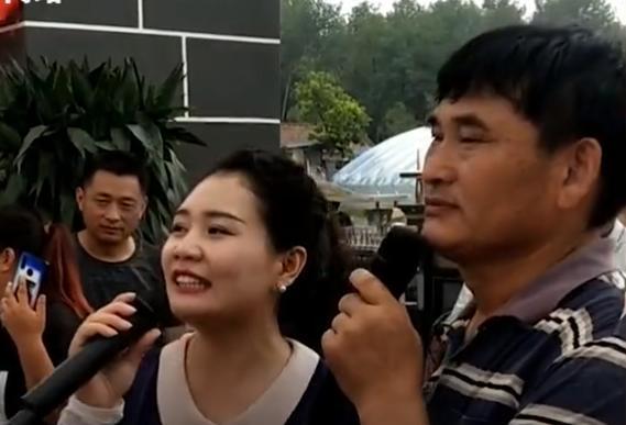 其实在朱楼村还有个炸裂性消息,大衣哥搭档袁庆因某种原因和老公离婚