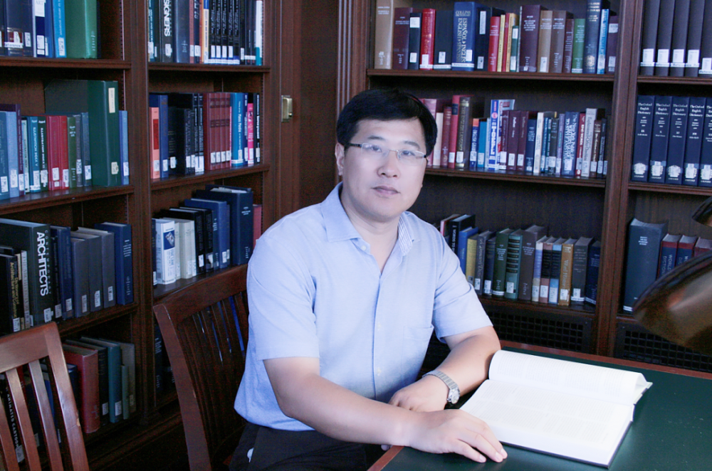 面对现实的机制瓶颈,人才缺乏等问题,吉林农业大学校长冯江却从中找到