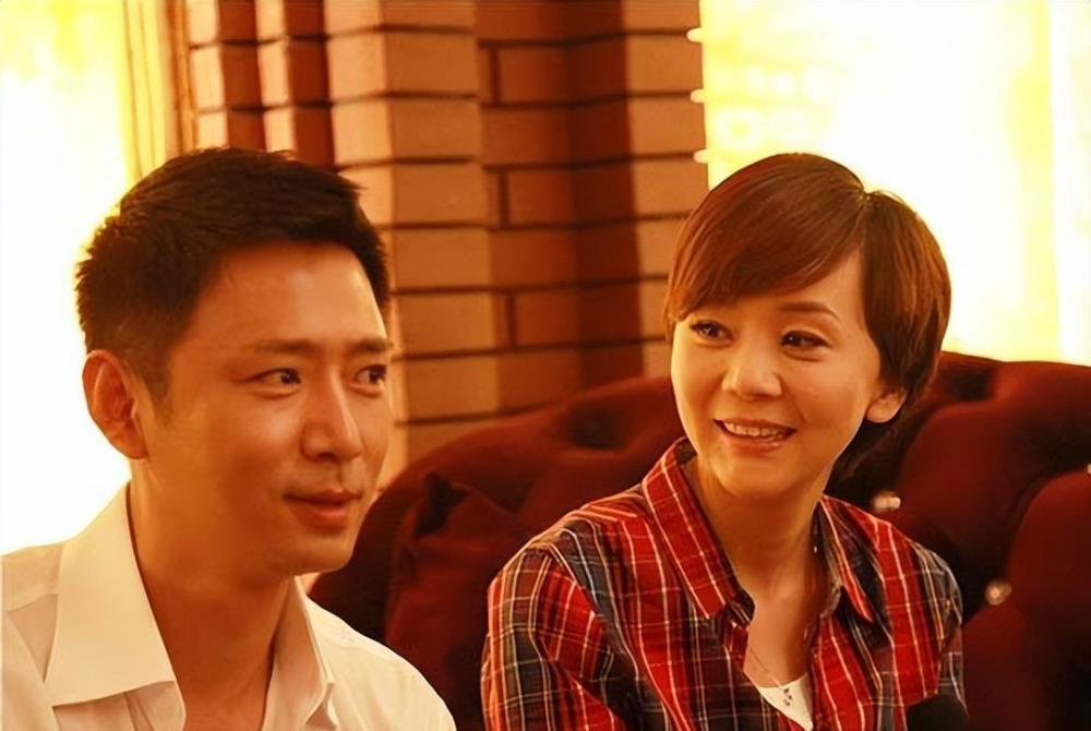 高鑫老婆王一楠拍戏受伤后丈夫不离不弃婚后相濡以沫幸福甜蜜
