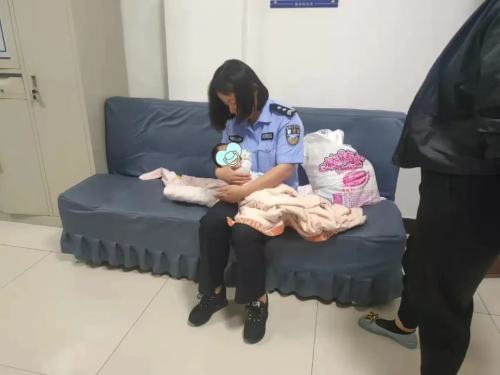 在派出所王女士與女民警化身