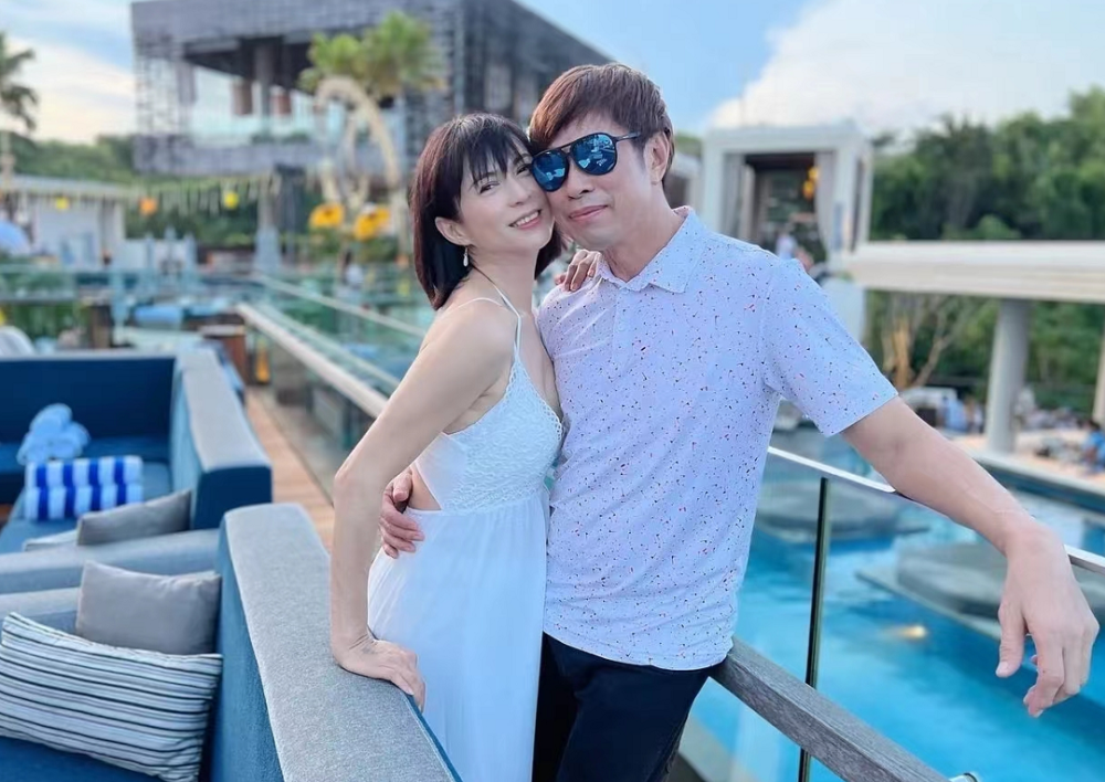 罕见露面的潘玲玲,最近与老公黄世南到巴厘岛度假.