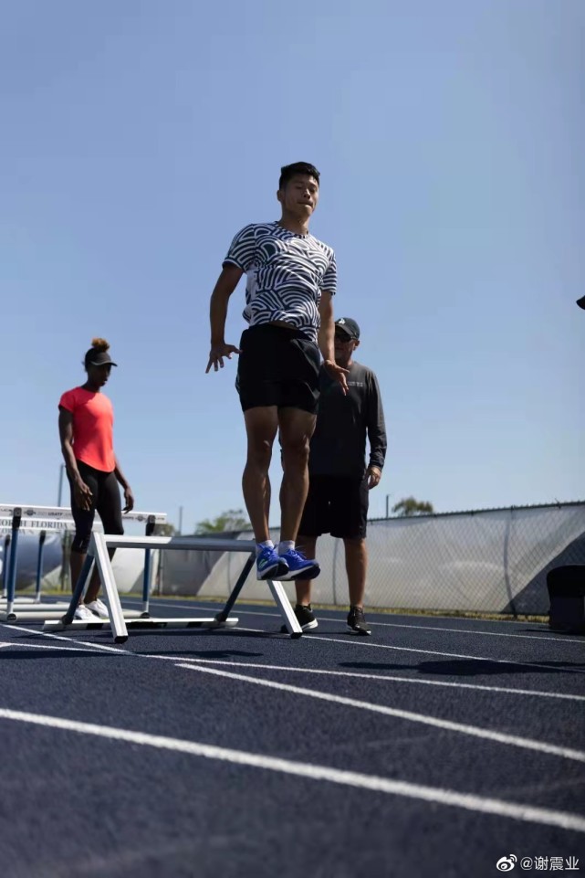 谢震业200米20秒13夺冠!中国短跑二哥大晒黝黑肌肉_腾讯新闻