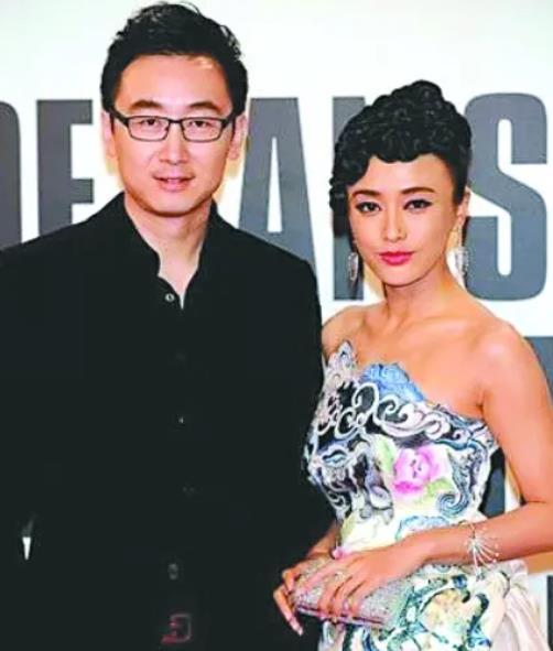 央视主播胡蝶:嫁给大12岁二婚的陆川,7年后再看,到底有多幸福