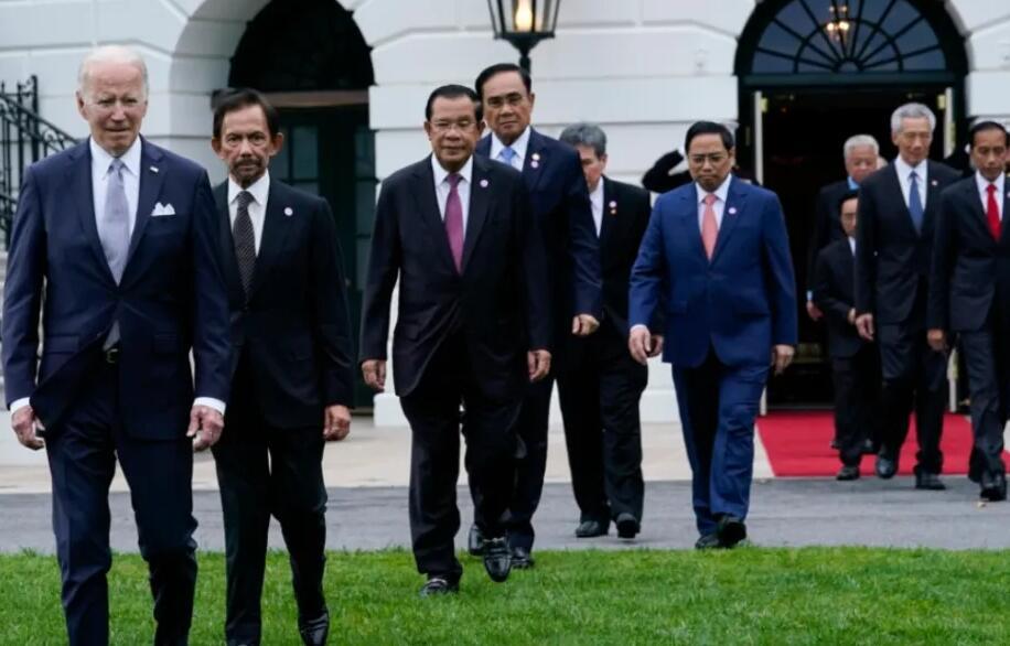 美国霸权开始动摇，印尼在香会上盛赞中国，呼吁亚洲尊重中国复兴