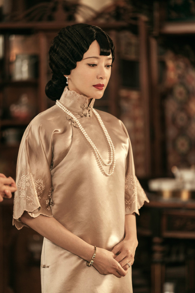 《传家》是旗袍时装秀?秦岚和聂远先婚后爱,做大小姐太卷了吧?_腾讯新