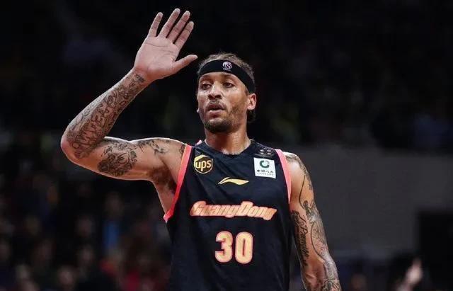 据报道,之前曾效力于我们联赛山东和广东队的超级外援比斯利和上海