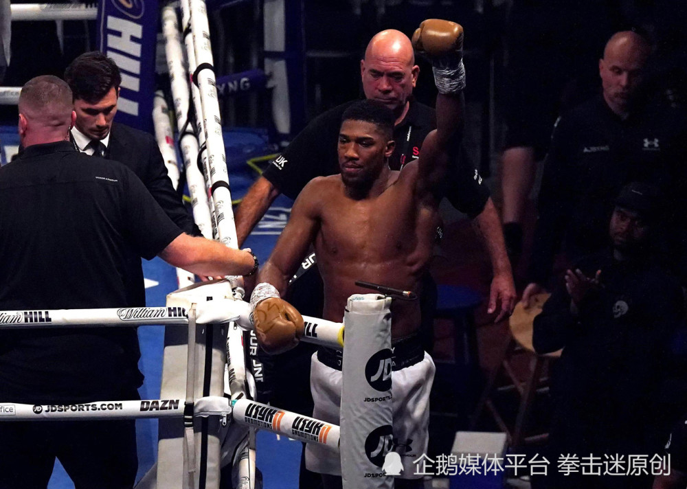 前拳王约书亚与dazn签订一份多场比赛合同 传闻高达数亿美元 腾讯新闻