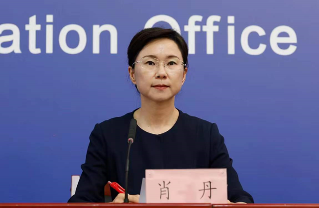 会上,海淀区委常委,宣传部部长肖丹通报海淀区疫情防控相关工作情况