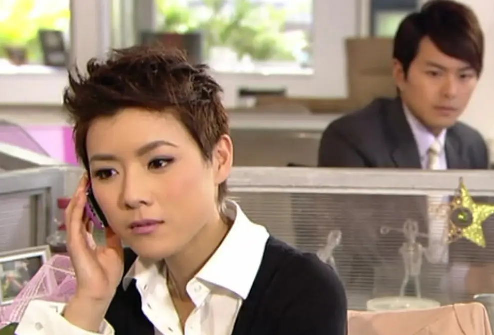 港姐陈茵媺复出拍戏新剧搭档陈豪上演夫妻档甜妹回来了