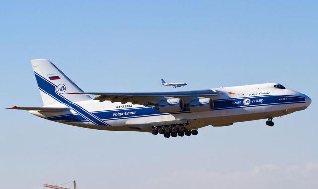 中国没有禁飞令,俄安124大型运输机抵达西安,17小时后返回