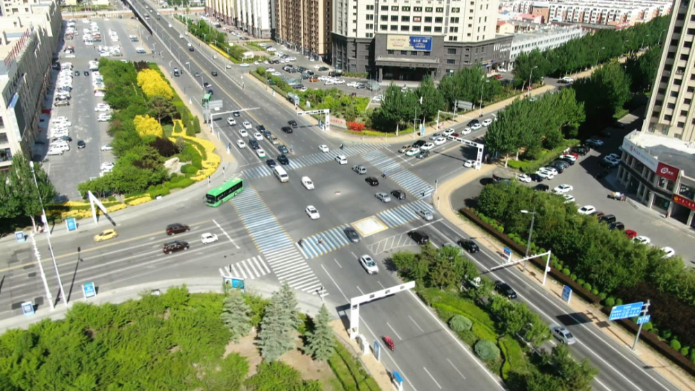 精细治理出亮点市容市貌焕新颜乌兰浩特市城市精细化管理民生实事之