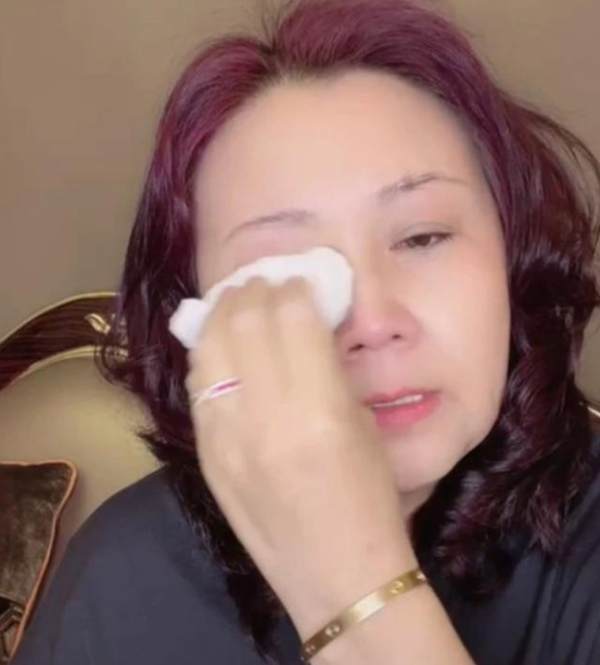 孙侨潞27岁冥诞,母亲晒旧照为其庆生,仍相信她是去拯救魔仙堡了