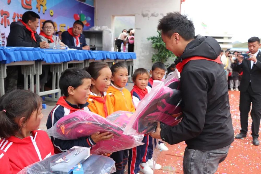 文明实践在当雄乌玛塘乡团委开展青少年自护教育活动