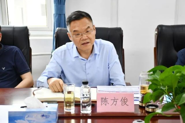 首农食品集团党委常委,董事,二商肉食集团董事长陈方俊对集团领导给予