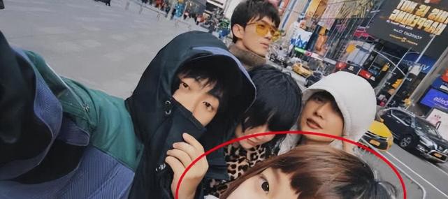 "情商代表"吴磊:一句话化解热巴年龄焦虑,凭实力带姐姐暴富