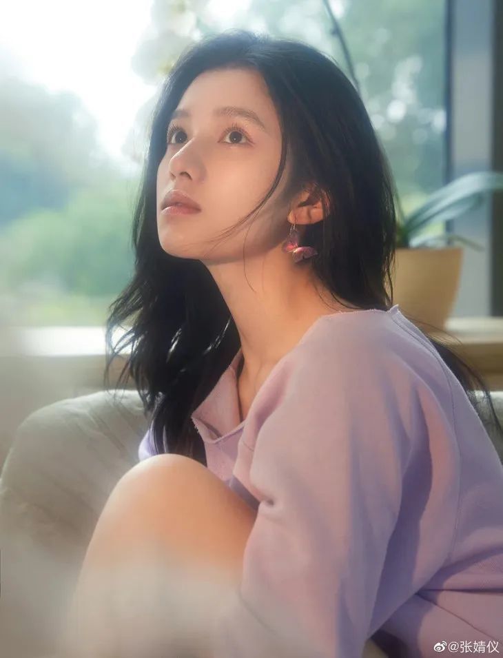 张婧仪▲周也▲周雨彤▲邱天有邱天那般的高级美感,她的双眸修长,眼