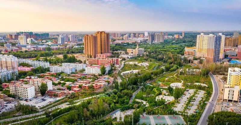 新时代,新篇章哈密这座可爱的城市在丝绸之路经济带上如明珠般闪耀每