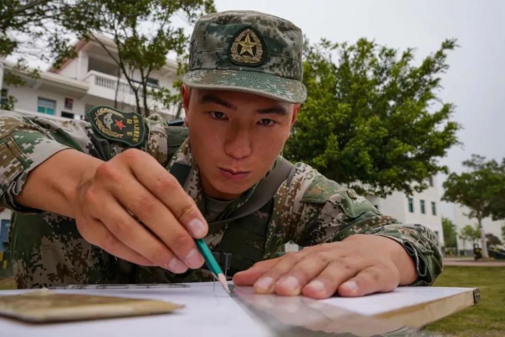 马斯克与桑德斯口水战暗示可能卖出更多特斯拉股票80年代六年制小学语文课本第三册