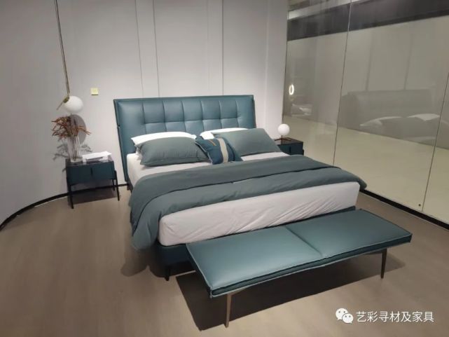 重点193 展厅新款极简软床 实拍图