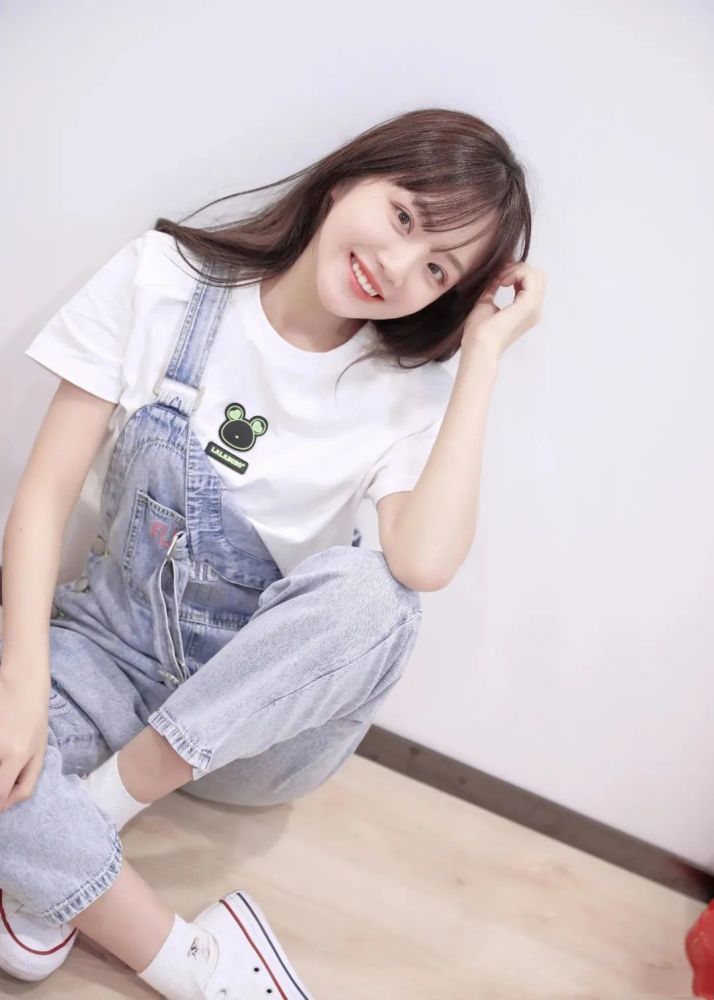 校花女神:中国传媒大学-杨志雯_腾讯新闻