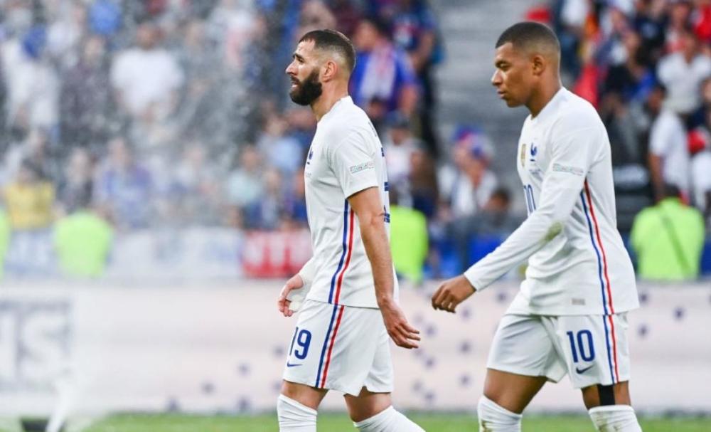 01卫冕冠军再输球姆巴佩本泽马哑火法国连续4轮不胜提前出局