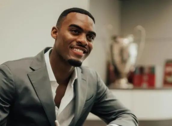 德国媒体《图片报》的消息称,格拉文贝尔奇在拜仁的