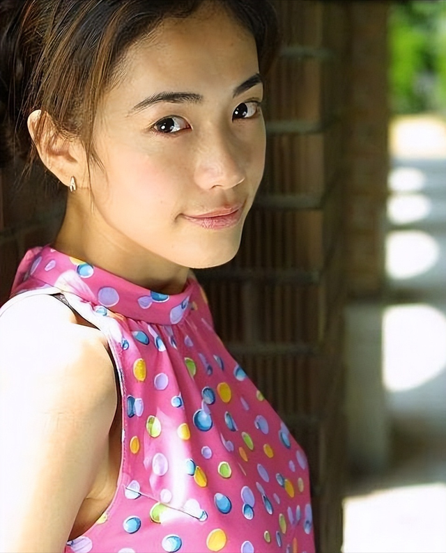 台湾女星柯以柔婚变闹剧终落幕,控诉前夫婚内出轨,二审获赔40万