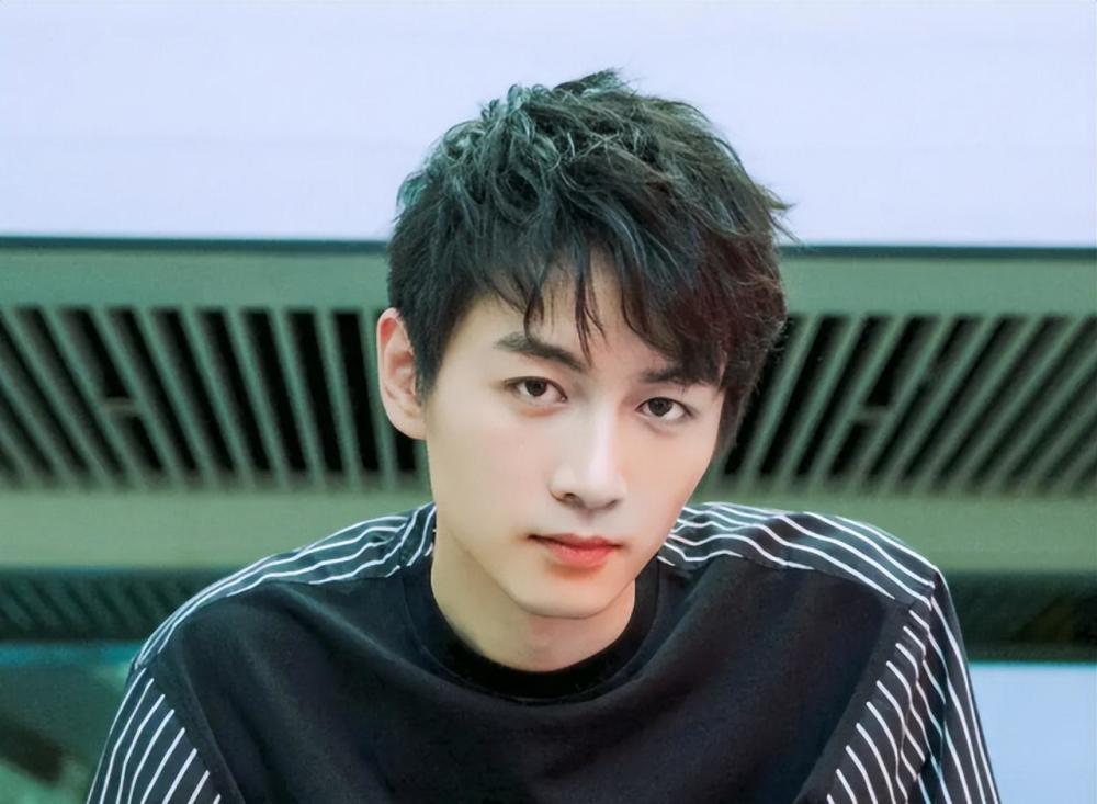 结婚后,跟陈晓定居北京,抱着孩子去合肥过年,婚姻的幸福模样_腾讯新闻