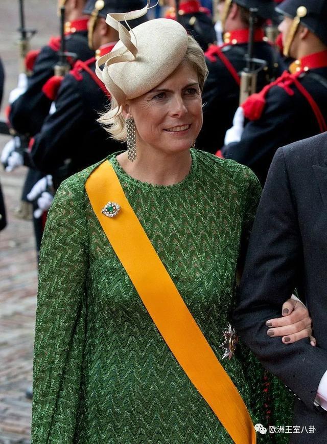 荷兰雷人王妃的头饰大赏真正酷炫的造型应该从头开始