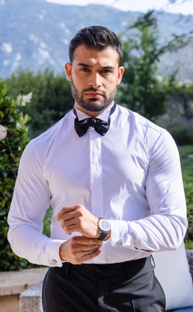 还是一枚浓颜系帅哥,形象蛮不错.