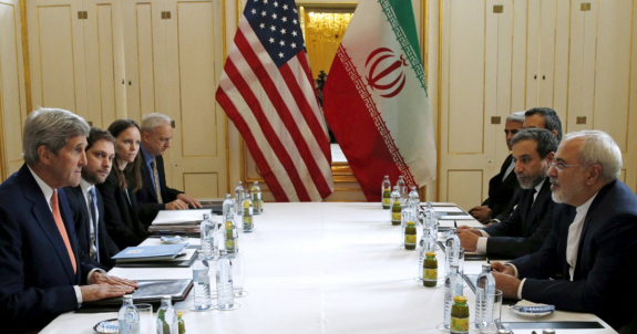 伊朗离拥有核武器不远了，这个结果是美国咎由自取吗？鼠你快乐