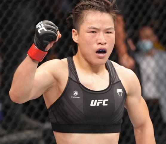 拒绝张伟丽计划ufc冠军卡拉表态不想10月对决饼干姐怂了