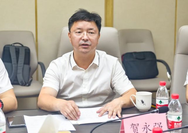 中国产业园研究院院长贺永强梁毅恒高度肯定近年来德荣医疗为湖南省