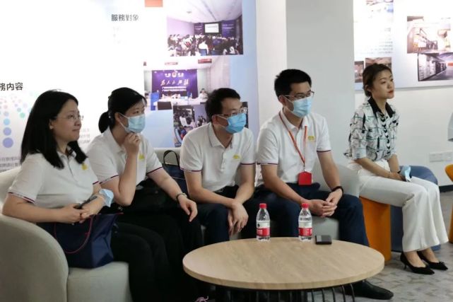 马力影像制片团队的负责人励启杰先生和运营单位香港籍创业助力官陆洁