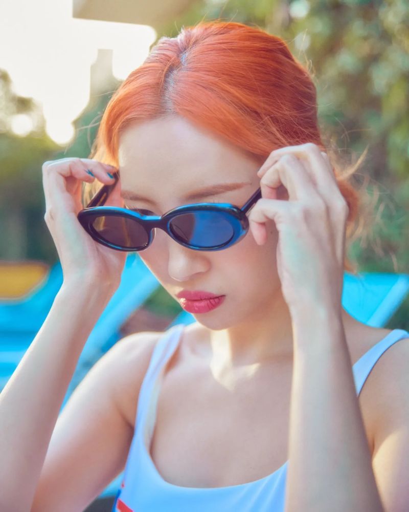 宣美白色泳装,秀出火辣身材,修长美腿,优美曲线,展现健康美_腾讯新闻