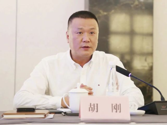 遂昌县委书记胡刚,县委副书记,县长李锋,县领导谭国庆,张志东出席相关