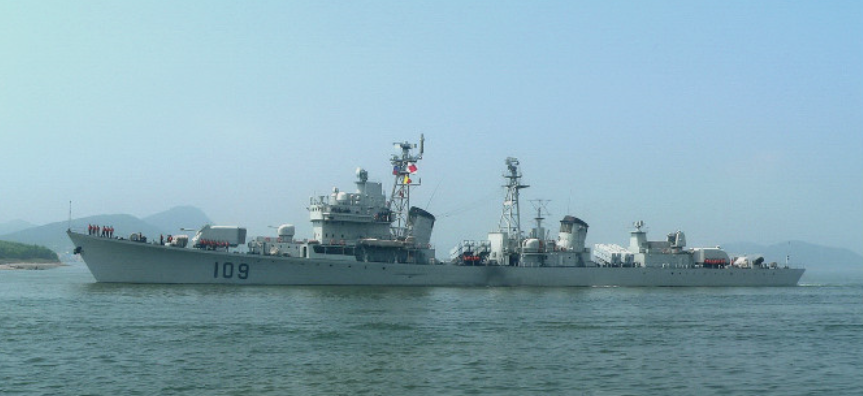 经过最后一次改造的109舰经过最后一次改造并改换新式舷号的109舰(本