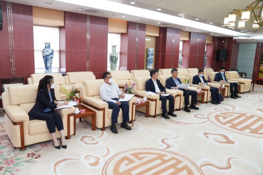 区委主要领导与北京银行领导座谈香港飞南非约翰内斯堡
