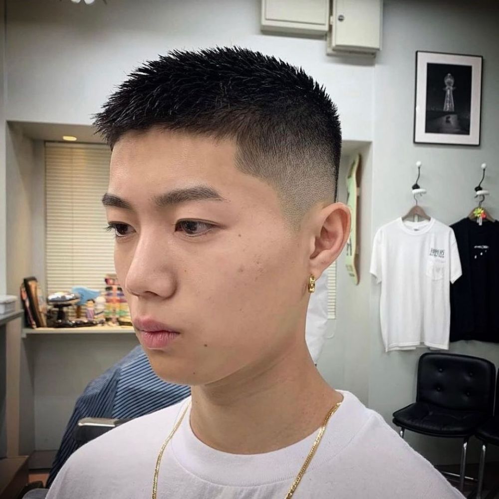 今夏超火的男士发型,清凉显精神,越来越多男士这样剪插图5