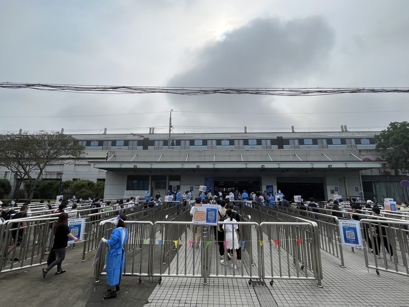 扫场所码致9号线佘山站排长队如何缓解记者实地体验改进措施有效