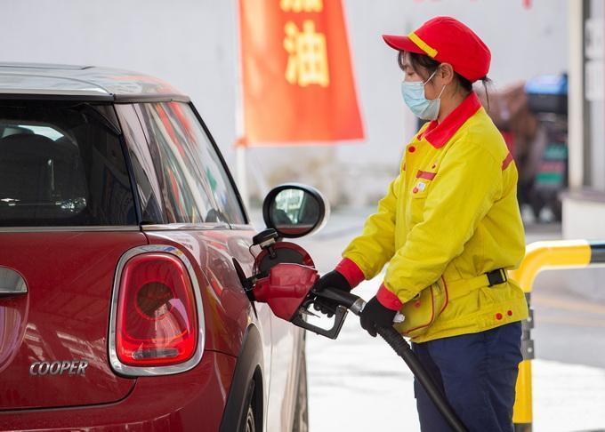 油价“破10”，中国油价在全球排第几？