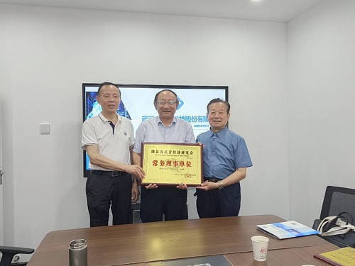 张正天:俊国同志的铁血雄姿 忠诚与担当(图)