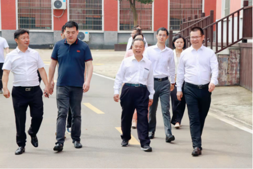 中国科学院院士,北京大学原校长周其凤先生一行莅临长沙卓华高级中学