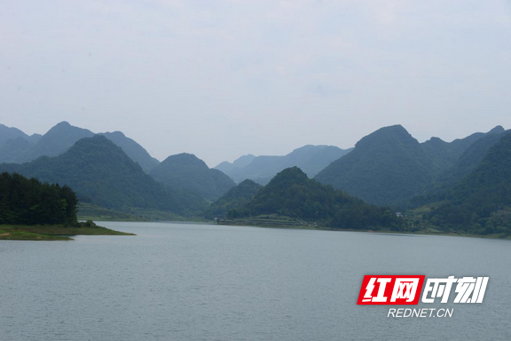 百名记者百村行丨永顺县松柏镇打造最美集镇做好旅游文章