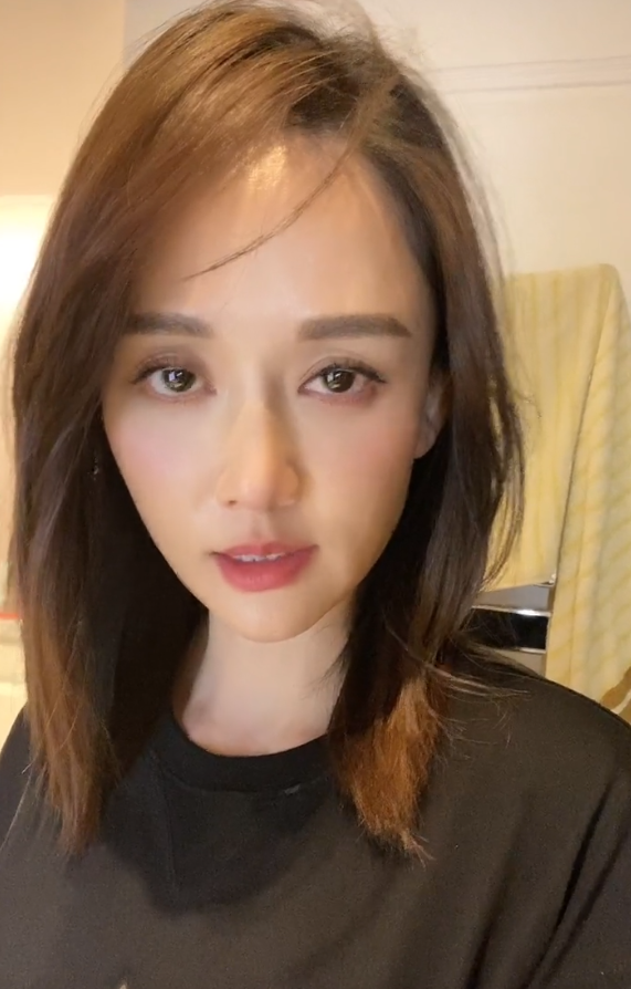 43岁陈乔恩近照大变样!