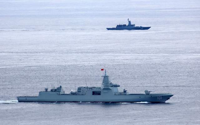 055大驱拉萨舰首赴西太,日本自卫队舰机蜂拥而至