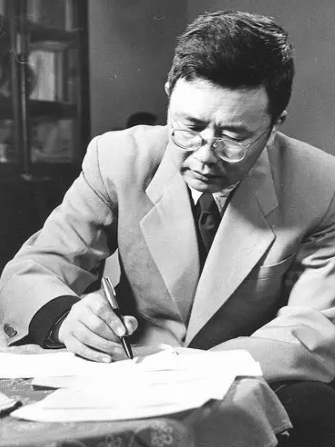 被称为中国现代数学之父的数学家华罗庚