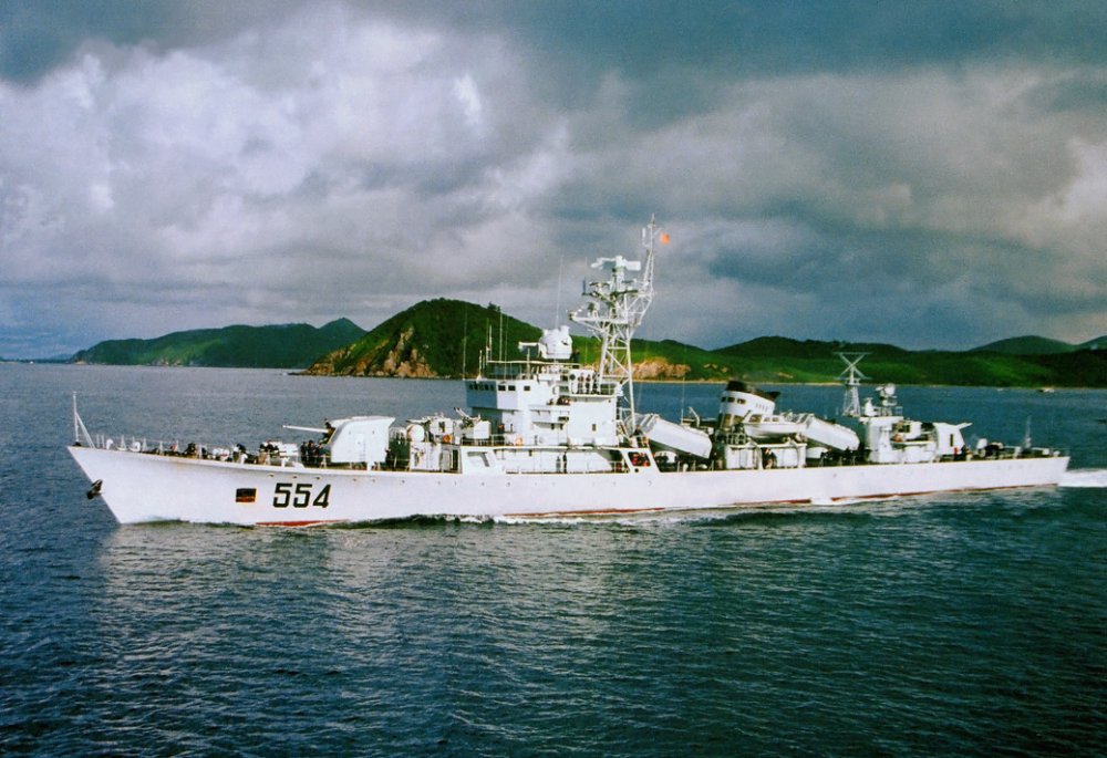 中国海军两艘改进型对海护卫舰化身异邦民族英雄担纲缅甸海军定海双雄