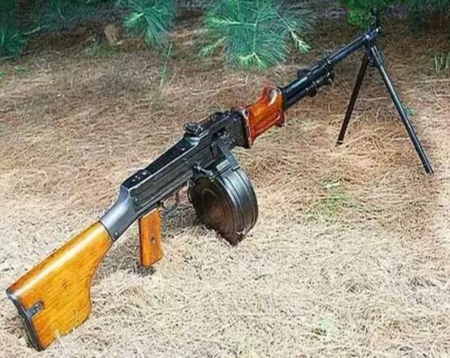 对越自卫反击战期间,我军曾使用的那些主要单兵武器