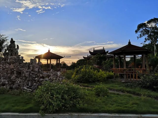 綠豐橘紅山莊位於玉林市陸川縣馬坡鎮新山村,是廣西五星級鄉村旅遊區.